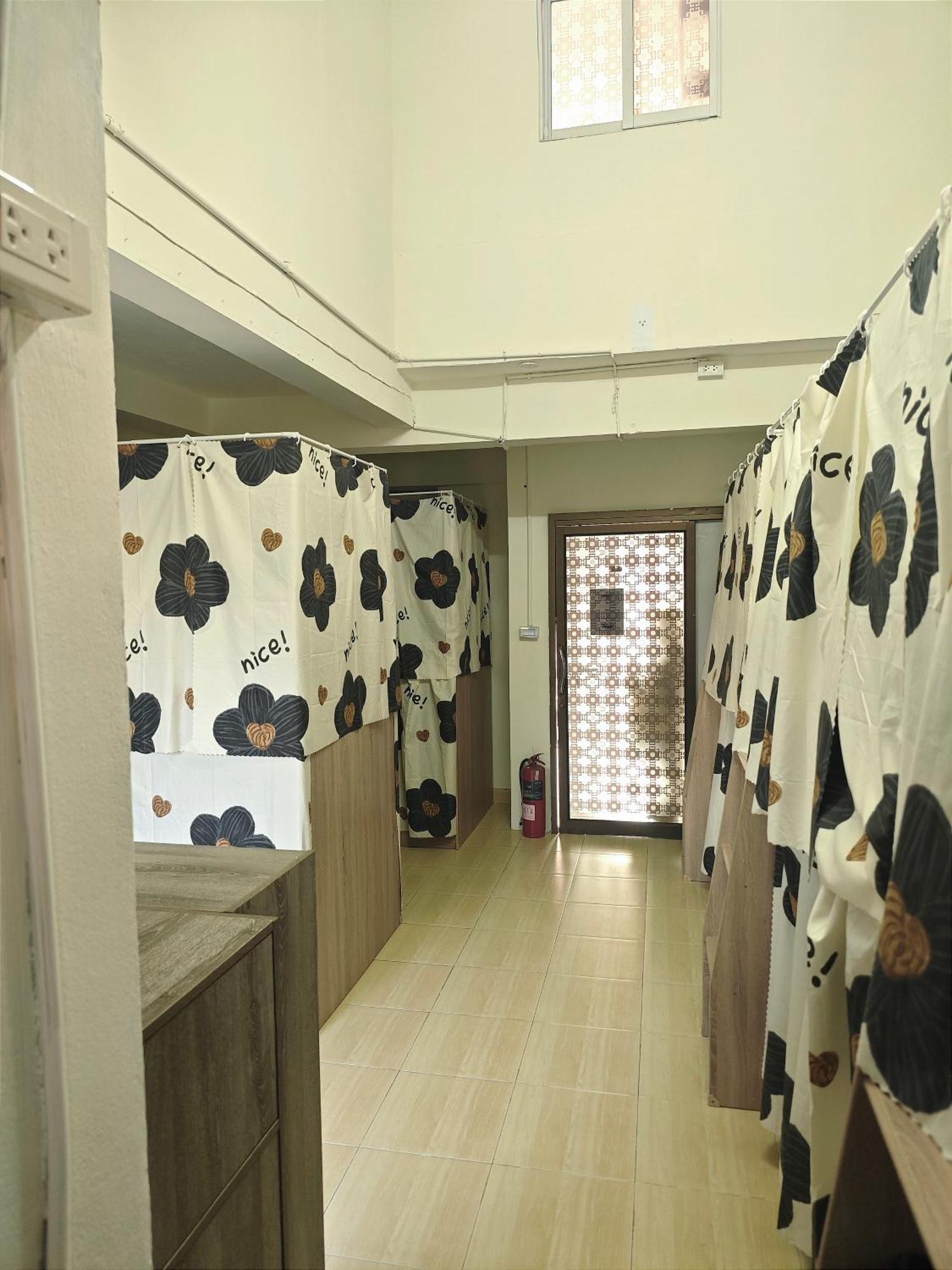 Panda Lodge Home Stay กรุงเทพมหานคร ภายนอก รูปภาพ